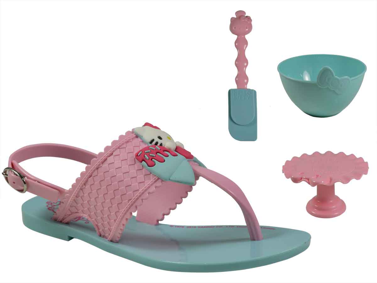  Sandália Infantil  Hello Kitty + Kit Confeiteira